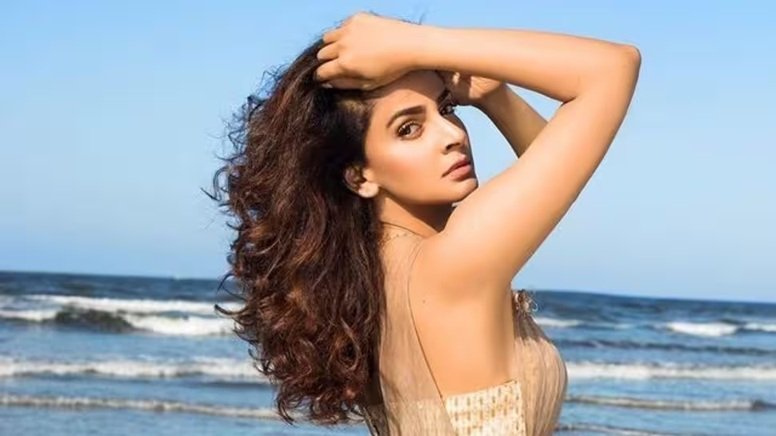 saba qamar age