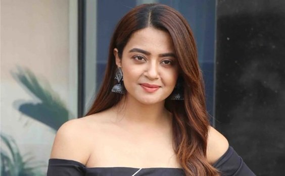 surveen chawla age