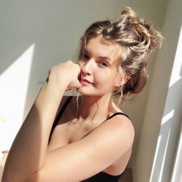 mia melano age