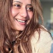anchor priyanka age