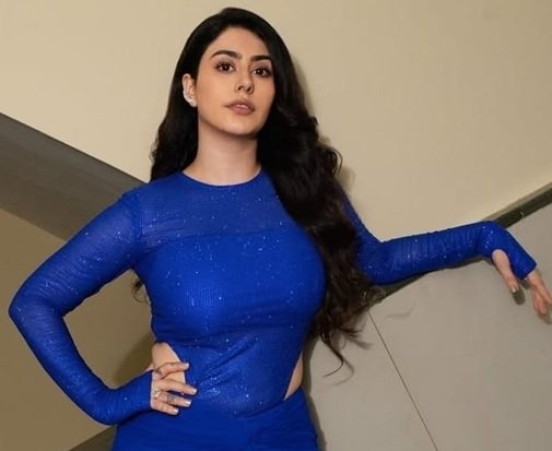 warina hussain age