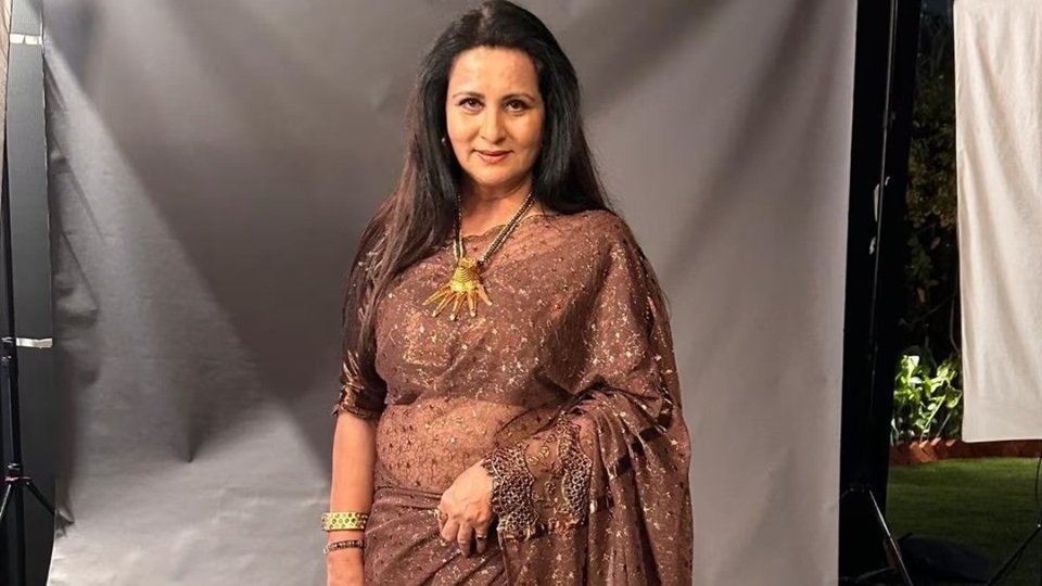 poonam dhillon age