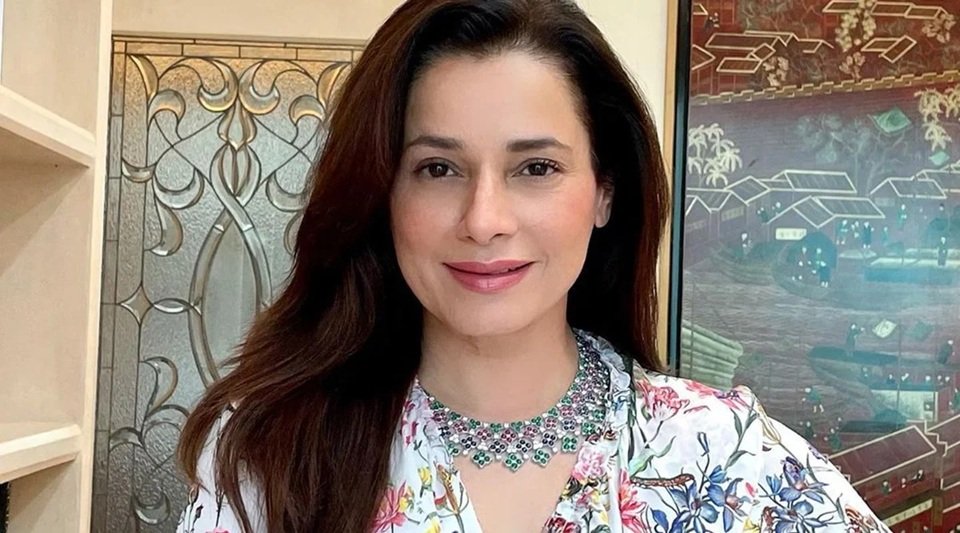 neelam kothari age
